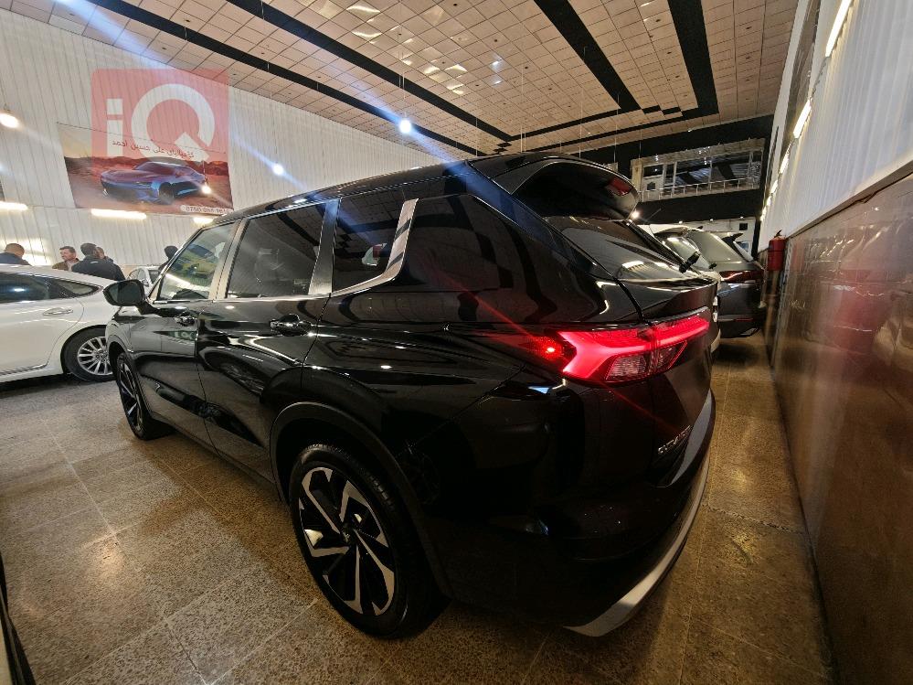 ميتسوبيشي اوتلاندر